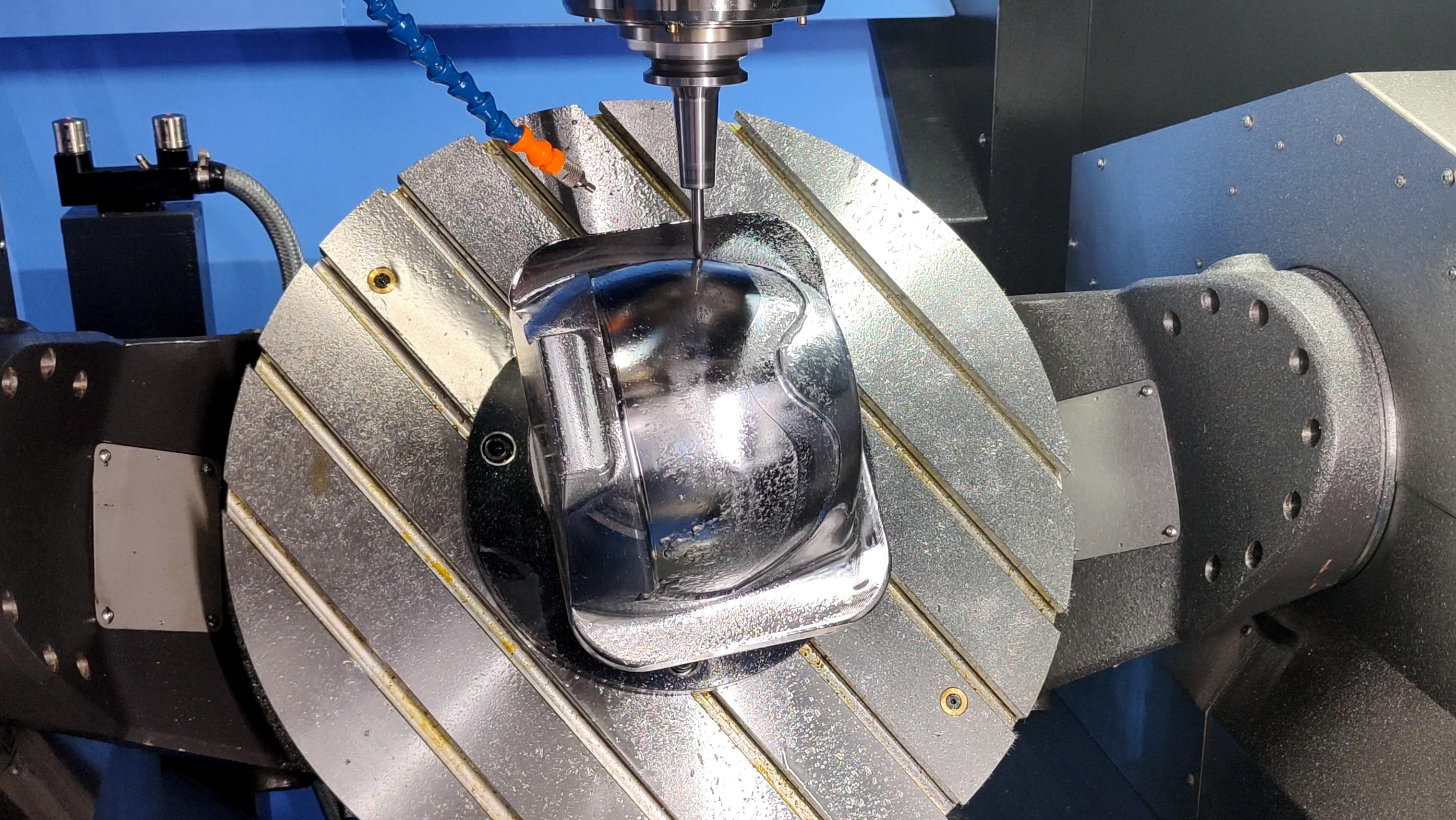 FOCUS630V 五轴加工中心：重型定梁龙门机身・双 DD 驱动转台・西门子O